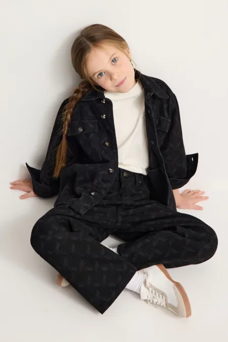 Детские джинсы с паттерном